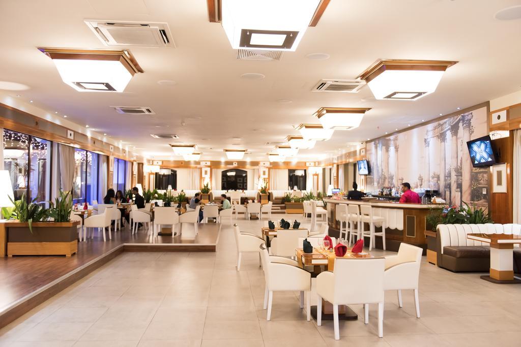 帕拉马里博公主华美达酒店 外观 照片